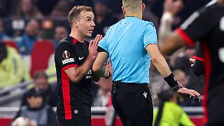 WM-Held Götze pfeift auf Pfeifkonzert in Amsterdam