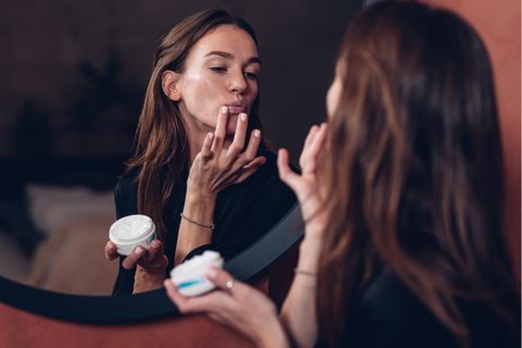 Warum ein Balsam am besten gegen trockene und gereizte Lippen hilft