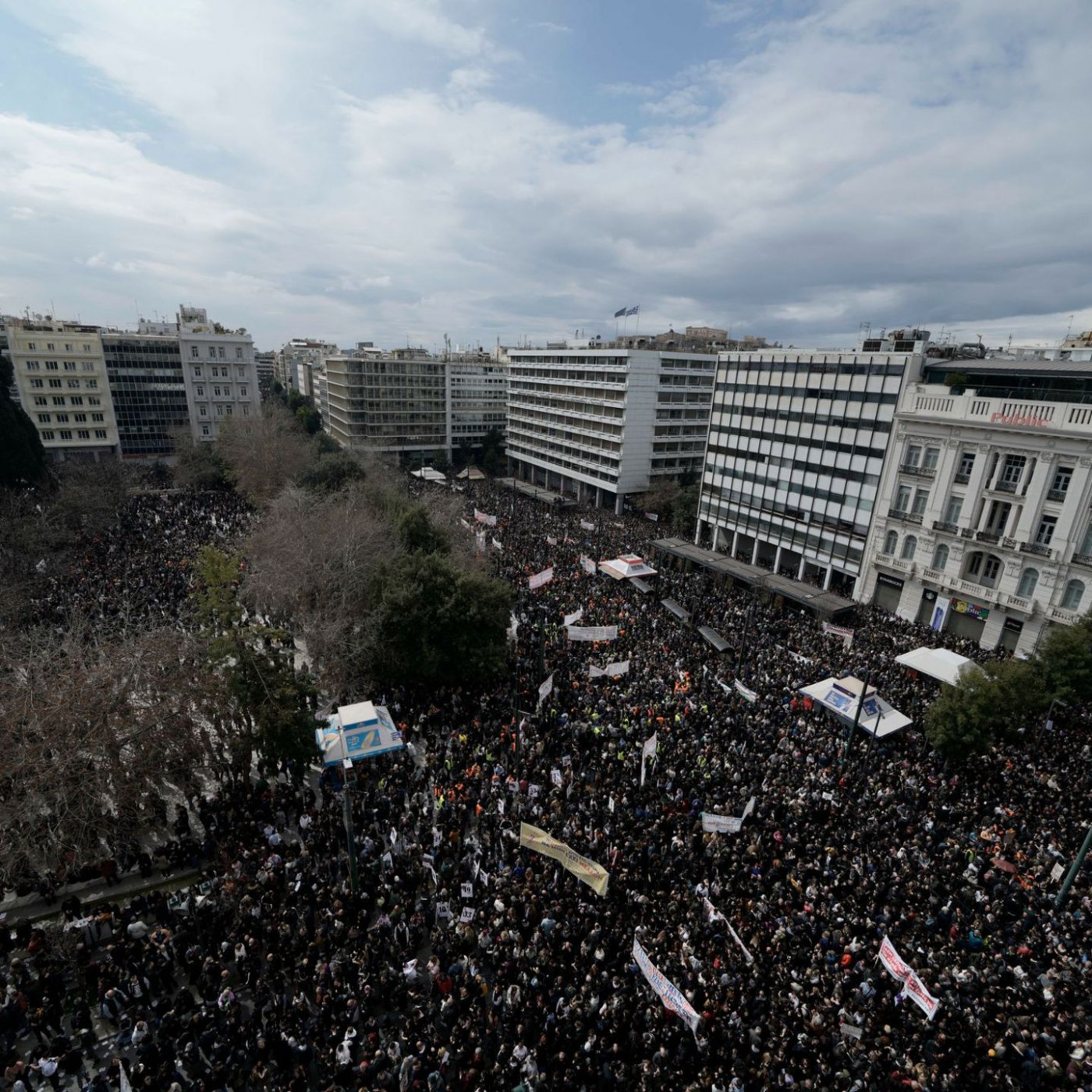 Griechische Regierung übersteht Misstrauensvotum