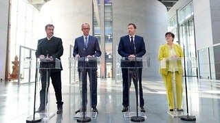Spitzen von Union und SPD wollen Koalitionsverhandlungen aufnehmen