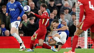 Nach Foul-Aufreger: Liverpool marschiert weiter zum Titel