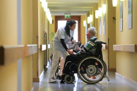 Verband: Pflegekräfte warten monatelang auf Anerkennung