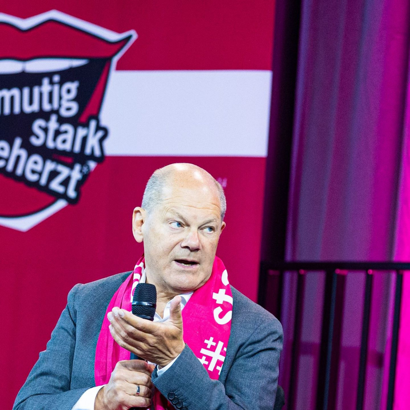 Wie Scholz mit Karl May den Wehrdienst verweigerte
