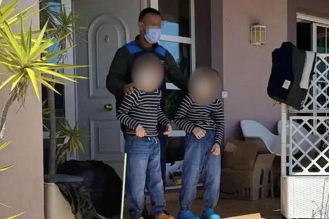 Nach ihrer Befreiung sogen die Kinder gierig die frische Luft ein