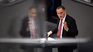 "Schwarzer Freitag für Demokratie" – AfD-Co-Chef Chrupalla kritisiert Verfassungsschutz