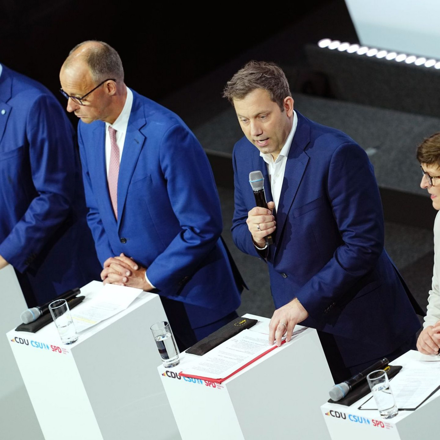 CDU, CSU und SPD unterzeichnen Koalitionsvertrag