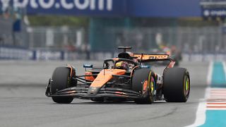 McLaren quält Verstappen und Hamilton ätzt gegen eigenes Team