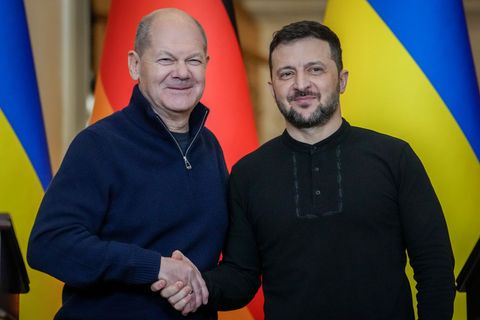 Scholz versichert Selenskyj "unverbrüchliche Solidarität"