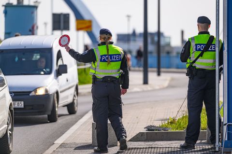Dobrindt verstärkt Präsenz der Polizei an den Grenzen