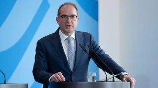 Liveblog: Dobrindt ordnet Zurückweisungen von Asylsuchenden an den Grenzen an