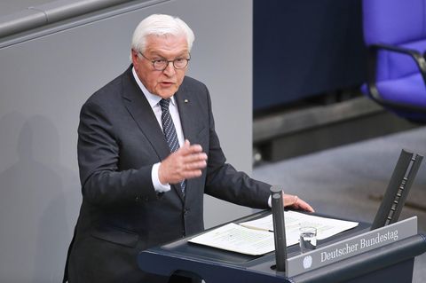 Steinmeier richtet bei Gedenkstunde schwere Vorwürfe an Trump und Putin