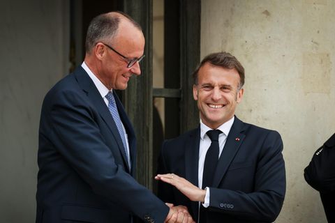 So scholzt sich Kanzler Merz durch Paris
