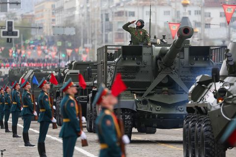 Militärparade in Moskau: Putin prahlt mit seiner Kriegsrüstung