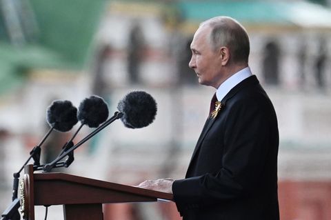 Putin rühmt "Mut" der russischen Soldaten – und zeigt erstmals seine Drohnen