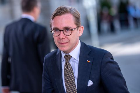 Wozu braucht es Juniorminister, genannt "Parlamentarische Staatssekretäre"?