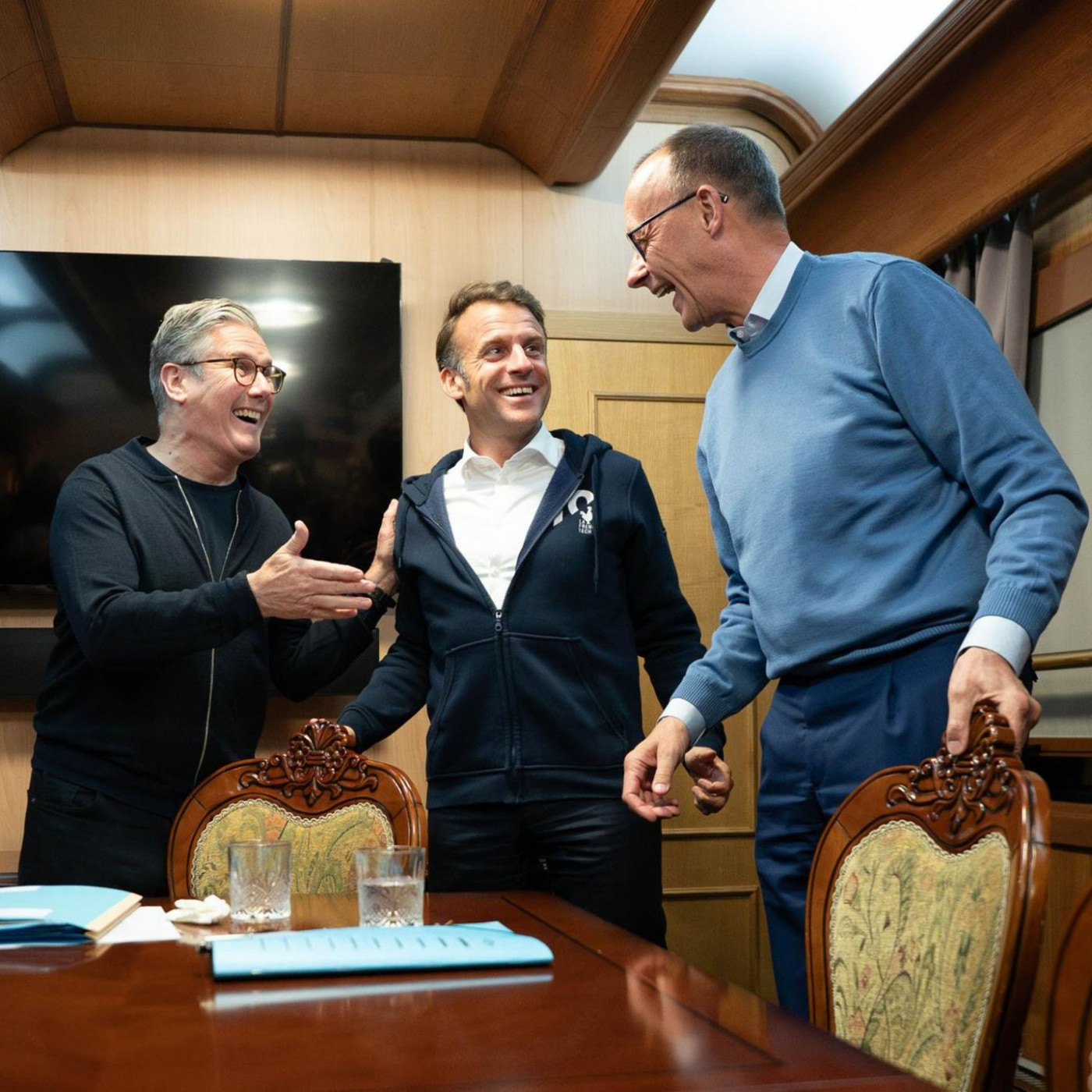 Merz, Macron und Starmer zu gemeinsamem Besuch in Kiew eingetroffen