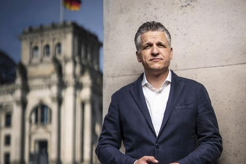 So tickt der Mann, von dem das Schicksal dieser Regierung abhängt
