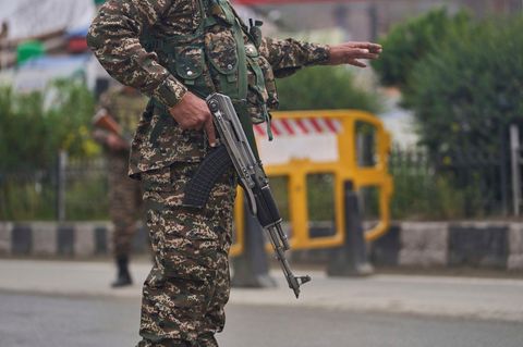 Feuerpause zwischen Indien und Pakistan hält offenbar