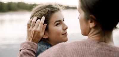 Je öfter Jugendliche mit den Eltern sprechen, desto zufriedener sind sie