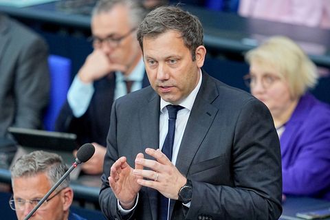 Klingbeil: Politiker sollten in Rentenversicherung einzahlen