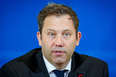 Schlechte Nachrichten für Klingbeil: Steuerschätzung fällt deutlich geringer aus