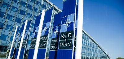 Verdacht auf Bestechung und Geldwäsche – Behörden ermitteln gegen Nato-Mitarbeiter
