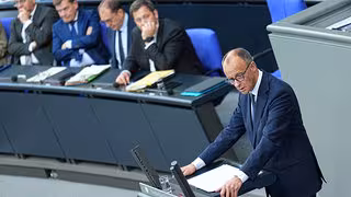 Kanzler Merz verteidigt härteren Kurs in Asylpolitik