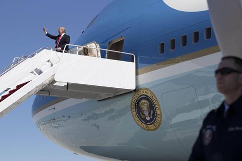 "Sorge um Trumps Sicherheit": US-Senatoren empört über Katar-Präsent