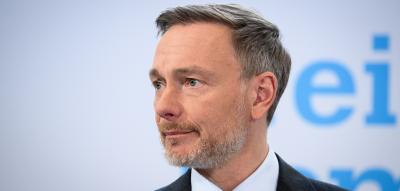 Lindner meldet neue Tätigkeit als Redner und Autor an
