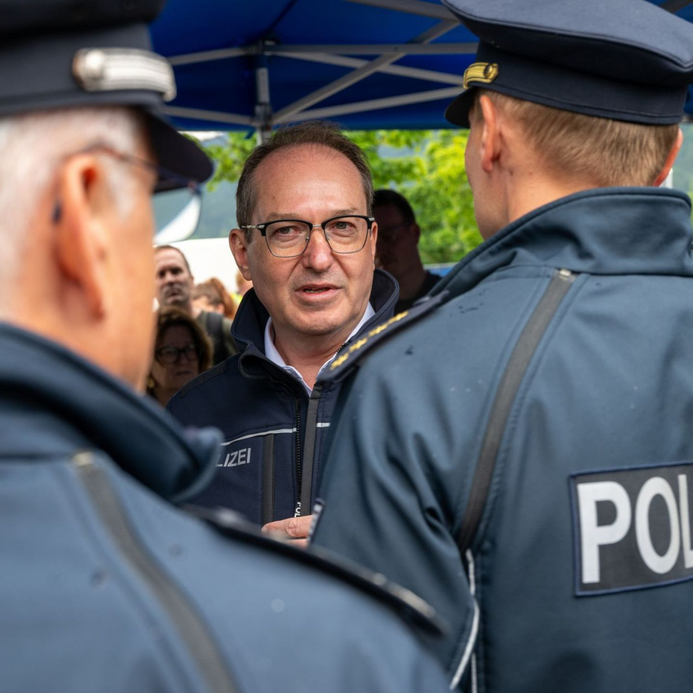 Dobrindt stellt Pläne vor - Grüne gegen neue Grenzkontrollen