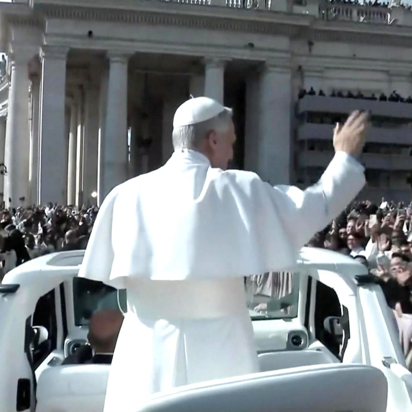 Hier fährt Papst Leo XIV. zum ersten Mal im Papamobil durch Rom