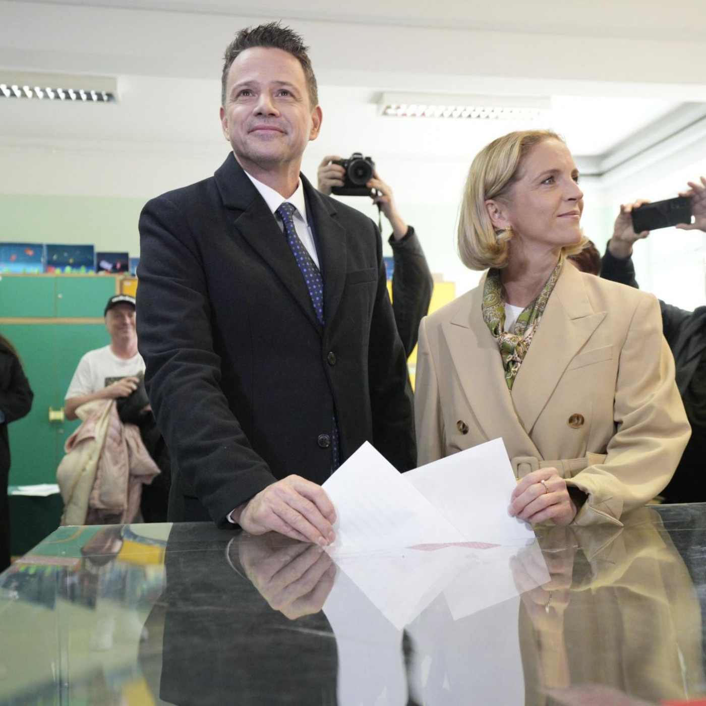 Pro-europäischer Kandidat liegt in Polen knapp vorn – Stichwahl nötig