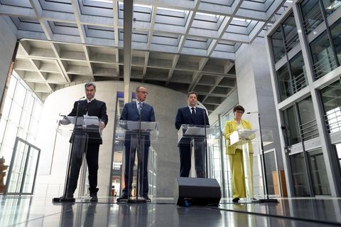 "Frauen sind kompromisskompetenter" – warum die Männerregierung ein Problem ist