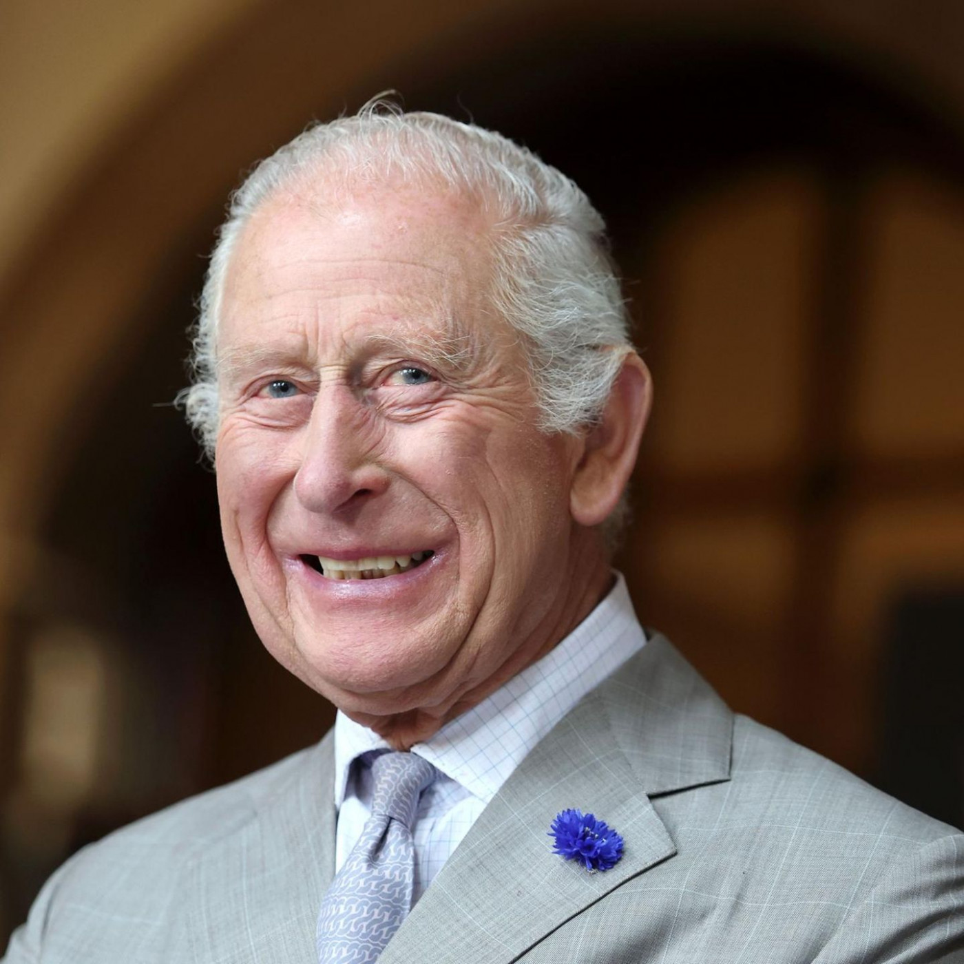 König Charles III. geht sein Revier markieren