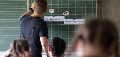 Bildungsgewerkschaft fordert Meldestellen und Maßnahmen gegen demokratiefeindliche Lehrkräfte