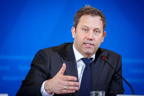 Klingbeil kündigt massiv höhere Investitionen an