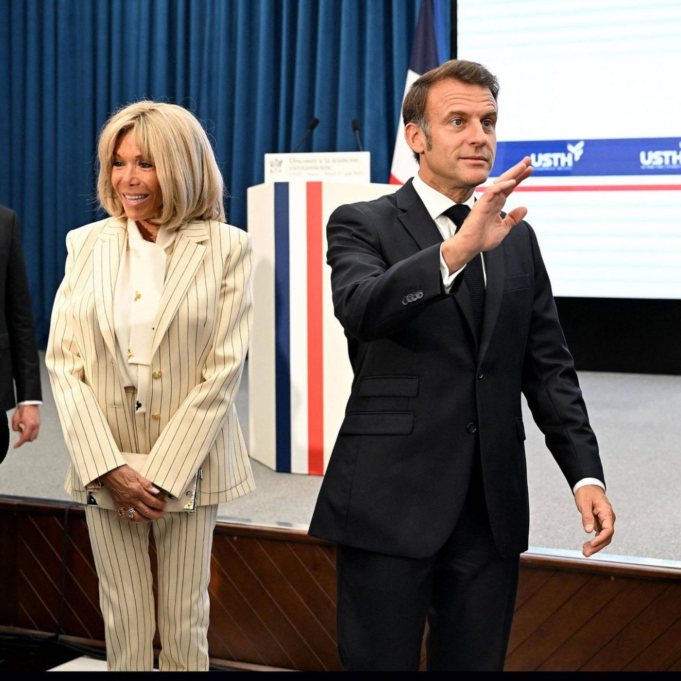 Hat Brigitte Macron ihren Mann geschlagen? Jetzt spricht ein Mitreisender