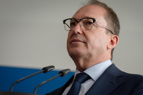Der Asyl-Poker des Alexander Dobrindt