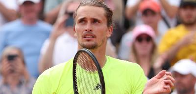 Nach schläfrigem Beginn gewinnt Zverev deutlich und zieht in Paris in die dritte Runde ein