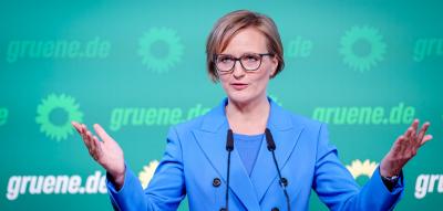 „Jetzt scholzt er rum“ – Grünen-Chefin bezeichnet Merz‘ Ukraine-Politik als „heiße Luft“