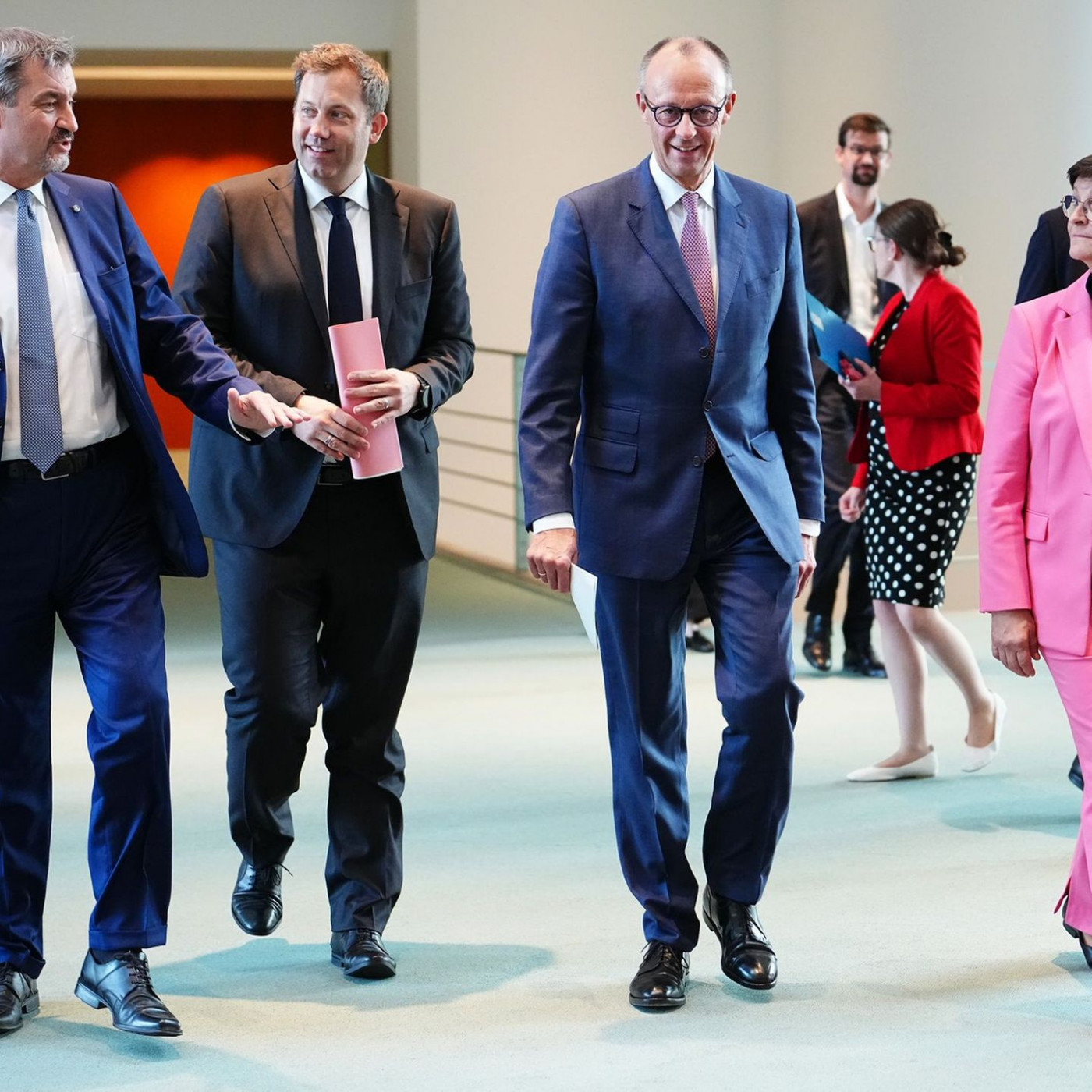Die lange schwarz-rote Prioritätenliste