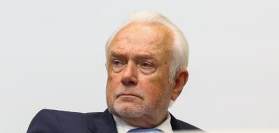 „Hat sich schon verlaufen“ – Kubicki kritisiert neue Bildungsministerin für Regulierungsvorstoß