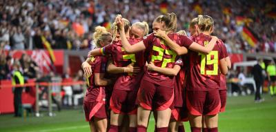 DFB-Frauen schlagen Niederlande mit 4:0
