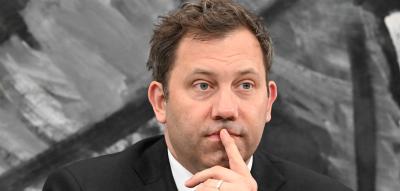 Klingbeil bringt umfassende Steuersenkungen für Unternehmen auf den Weg