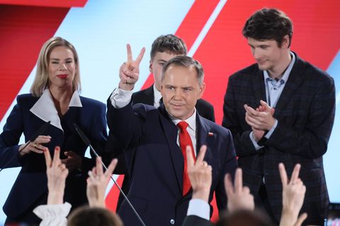 Rechtskonservativer Nawrocki siegt bei Wahl in Polen