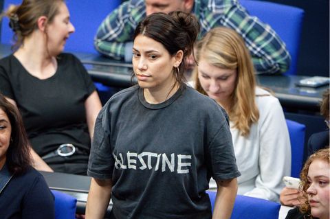 Wegen Palästina-Shirt: Klöckner wirft Abgeordnete aus Bundestagssitzung