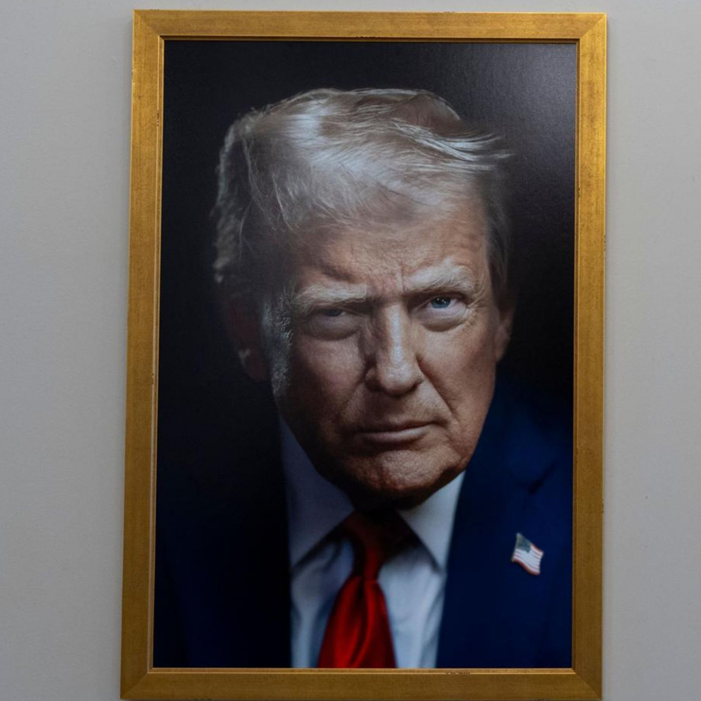 Weißes Haus enthüllt neues Trump-Porträt – es bricht mit einer Tradition