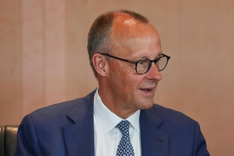 Merz auf schwieriger Mission – der Kanzler ist in Washington gelandet