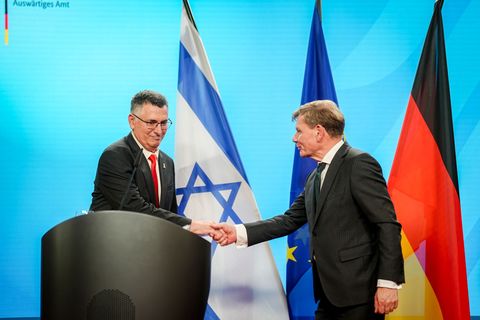 Wadephul an Israel: Weitere Waffenhilfe und scharfe Kritik