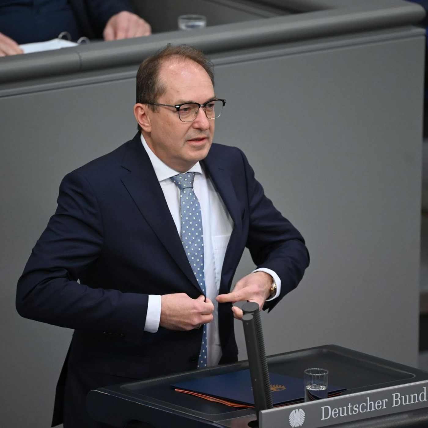Kritik an Aussetzung des Familiennachzugs – Syrer betroffen